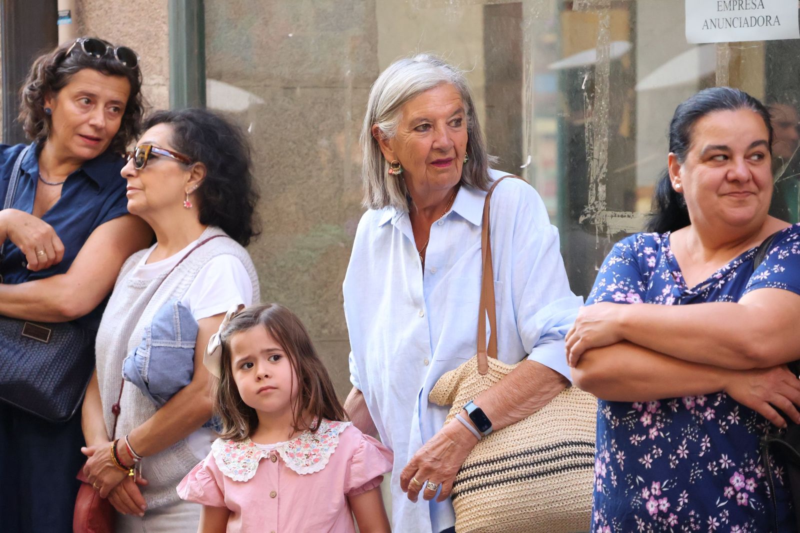 La Exaltación de la Cruz procesiona por las calles de Zamora rumbo a la carpa de San Bernabé