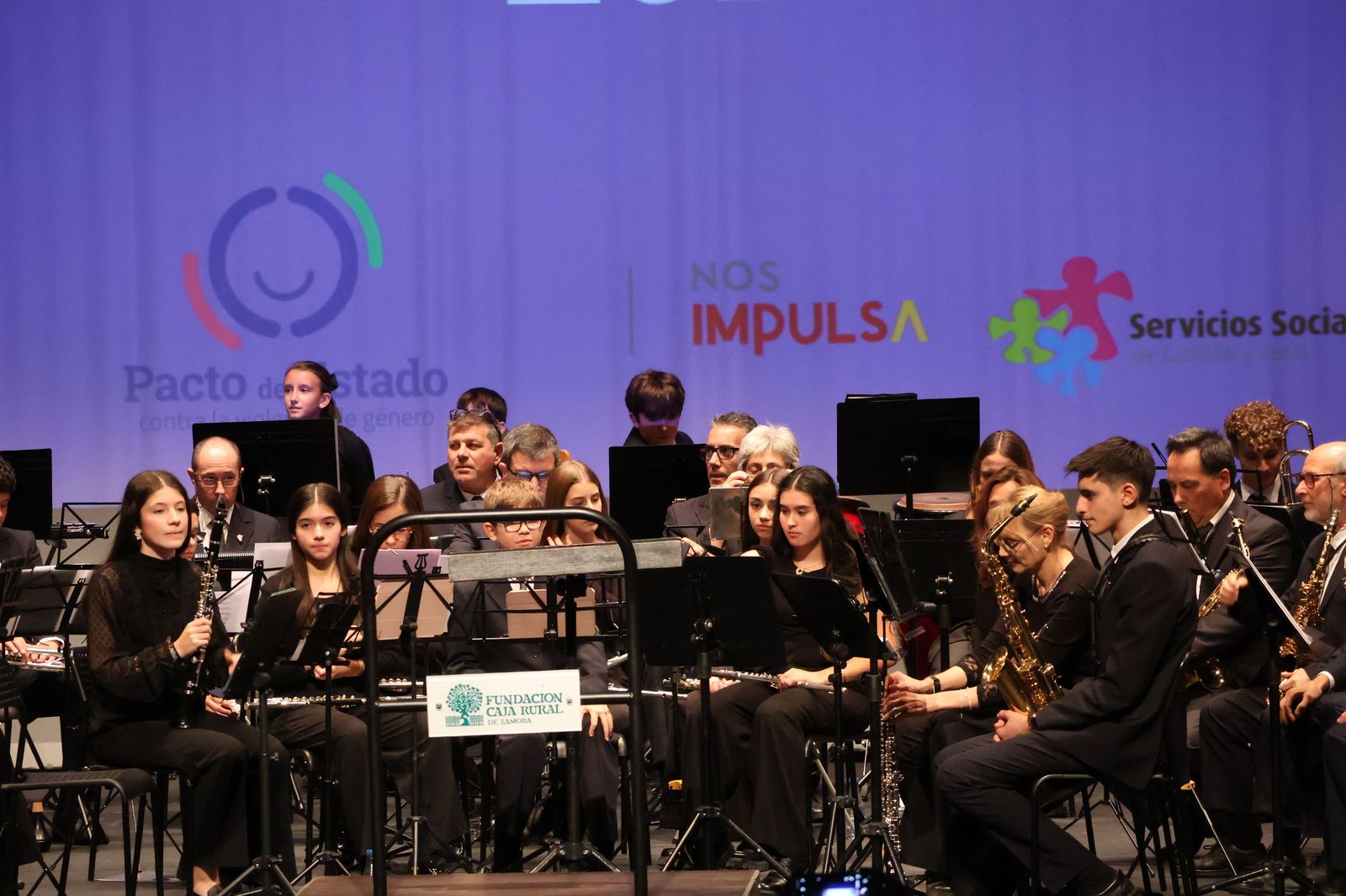 Concierto contra la Violencia de Género en el Ramos Carrión (2).JPG