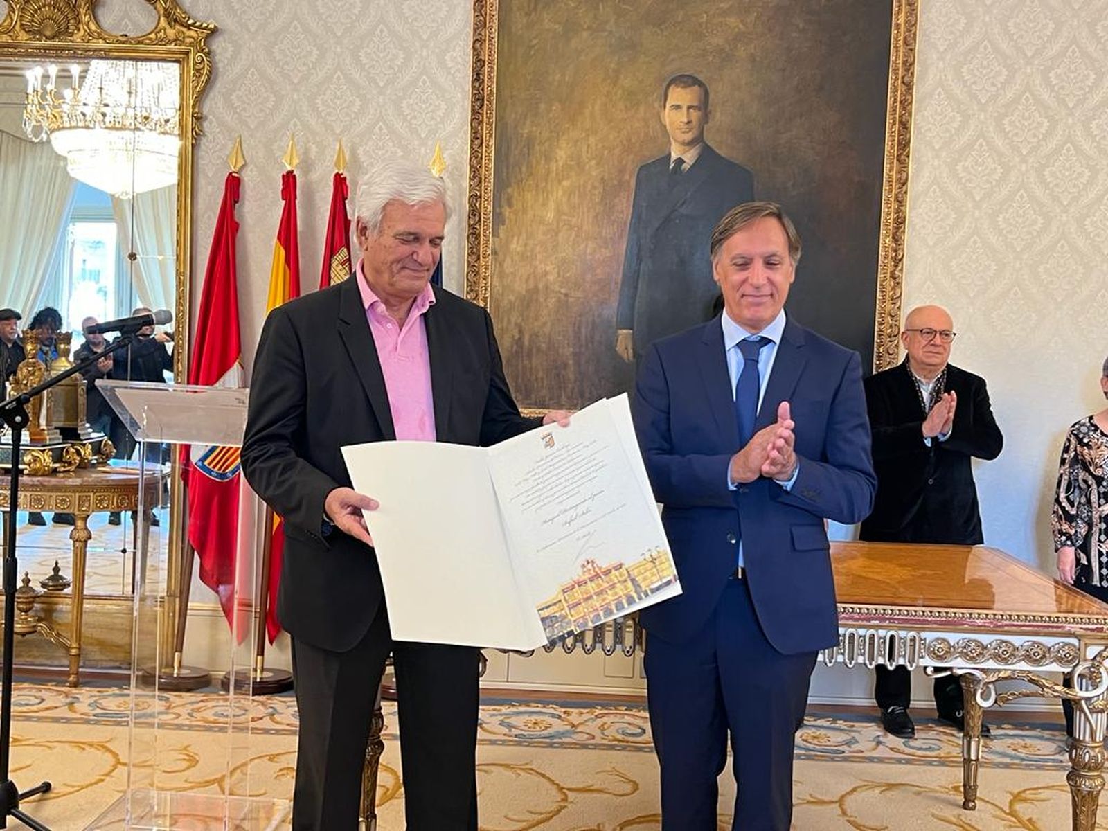 salamanca-concede-el-titulo-de-huespedes-distinguidos-a-los-poetas-rafael-soler-y-alejandro-rejon-foto-s24h-10