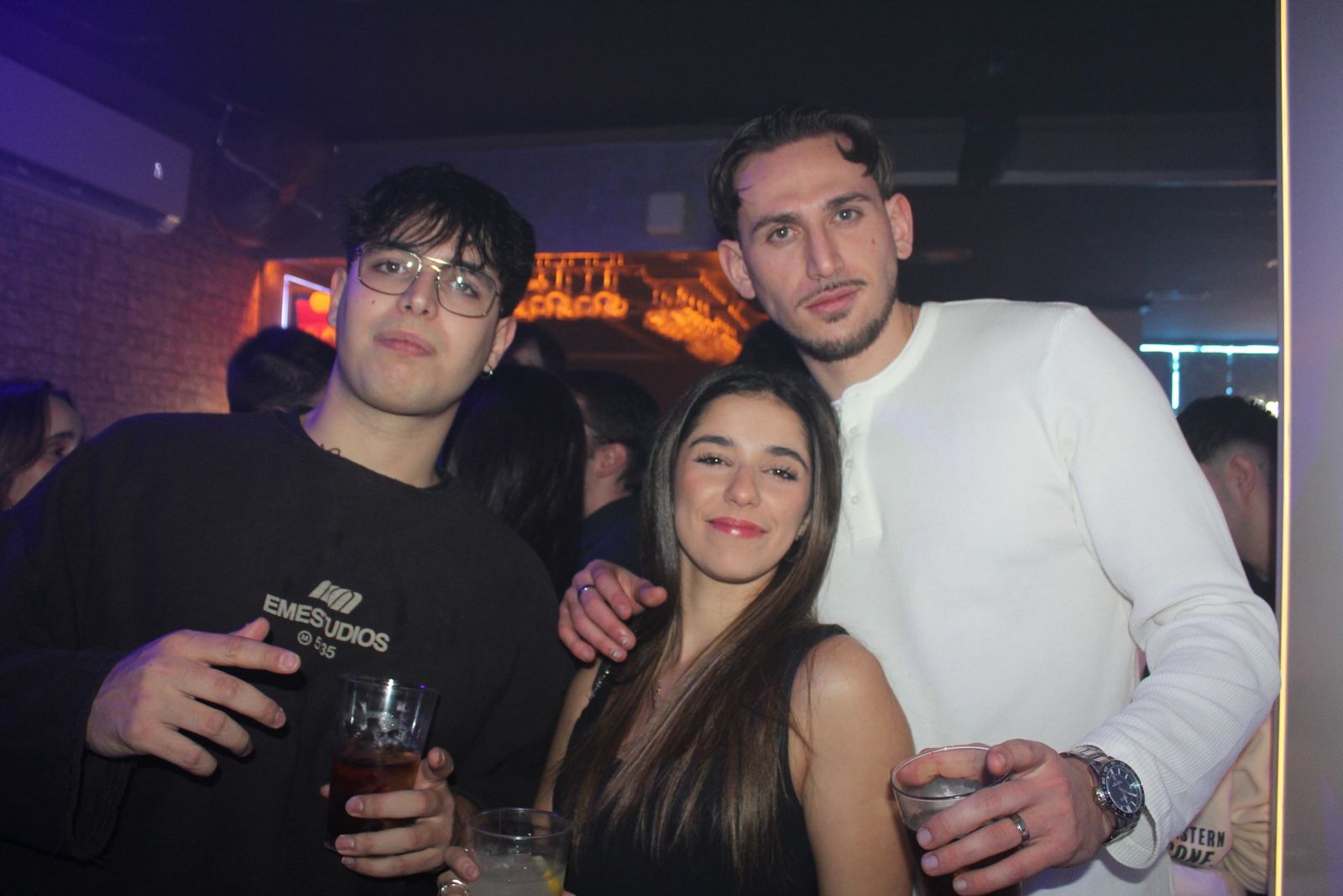 El Fin de Año Universitario continua por los bares de la capital del Tormes tras las doce campanadas