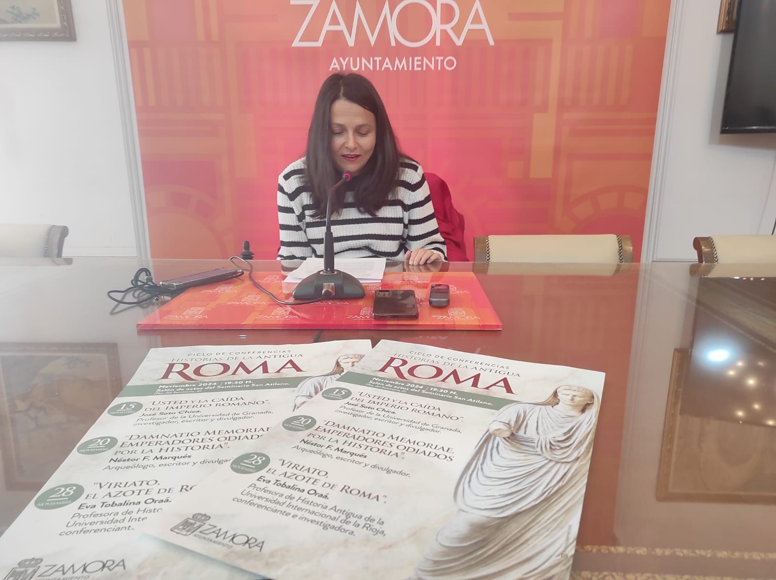 Presentación Ciclo de conferencias Antigua Roma.