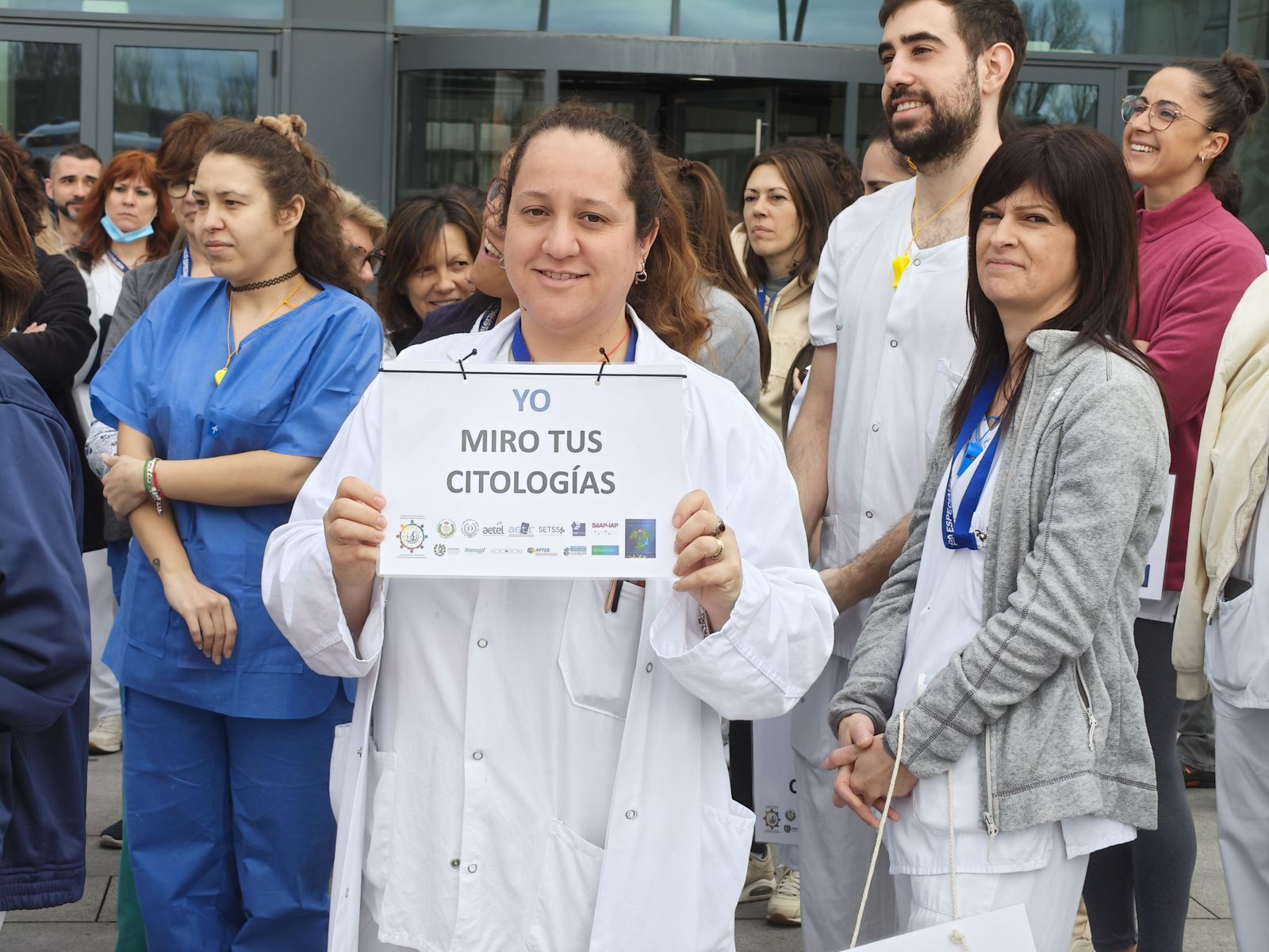 Protestas de los Técnicos Superiores Sanitarios a las puertas del hospital de Salamanca