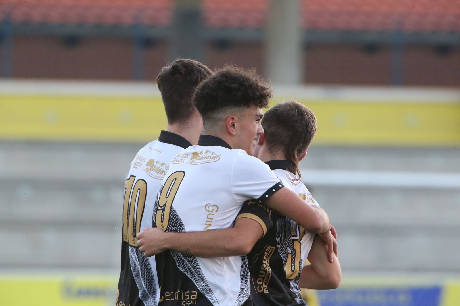 Millán celebra el 1-0 ante el Fútbol Peña / FOTO SALAMANCA24HORAS.COM