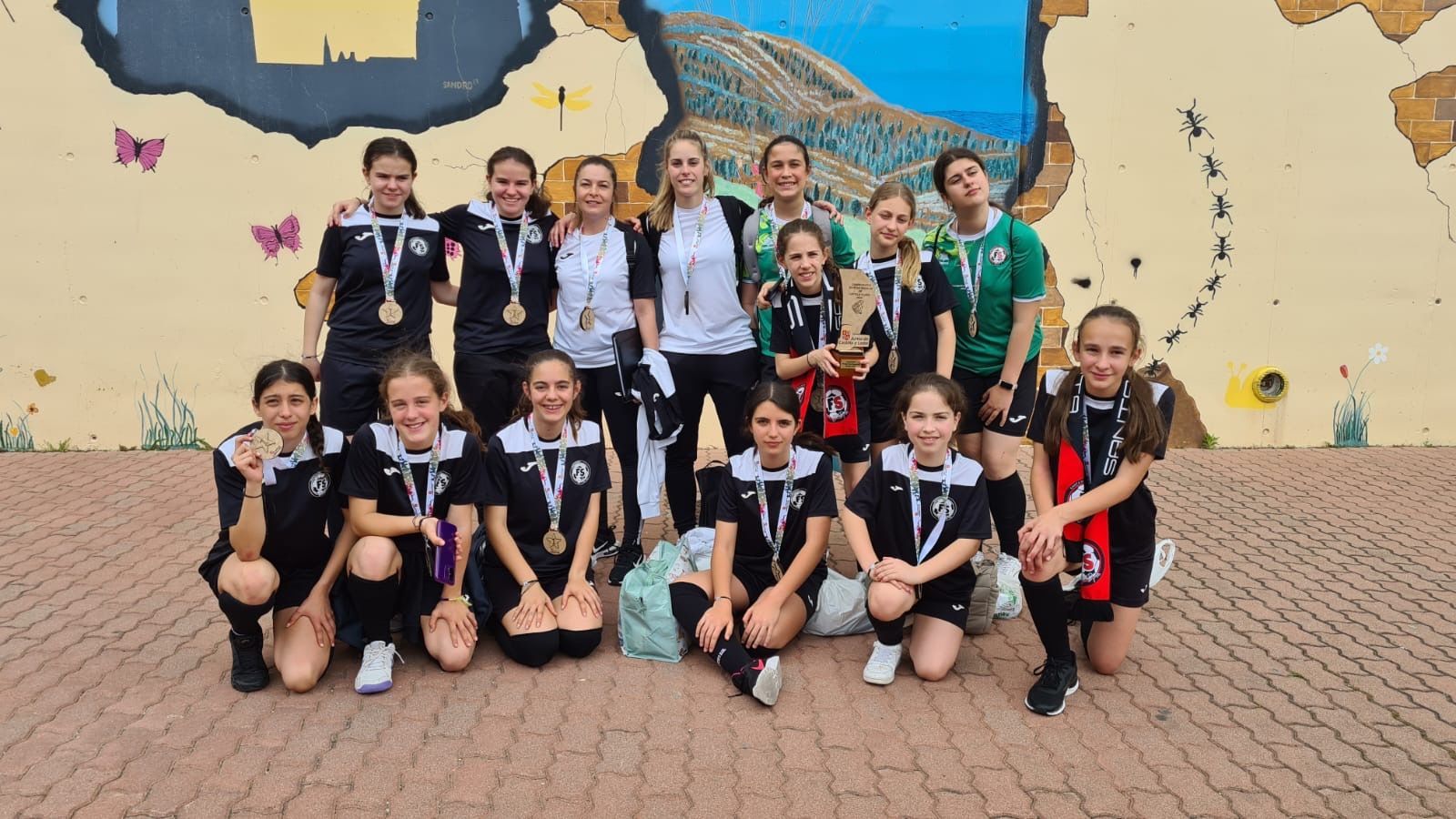 El Santa Marta FS femenino, campeón de Castilla y León de Juegos Escolares