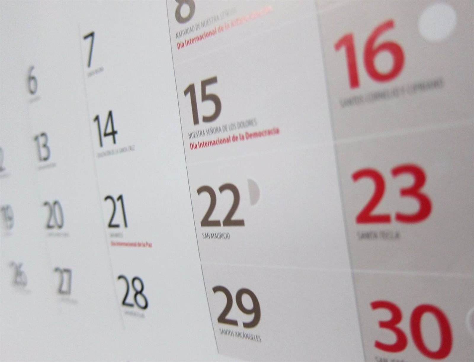 Archivo: Hoja de un calendario. Foto EP Archivo: Hoja de un calendario. Foto EP