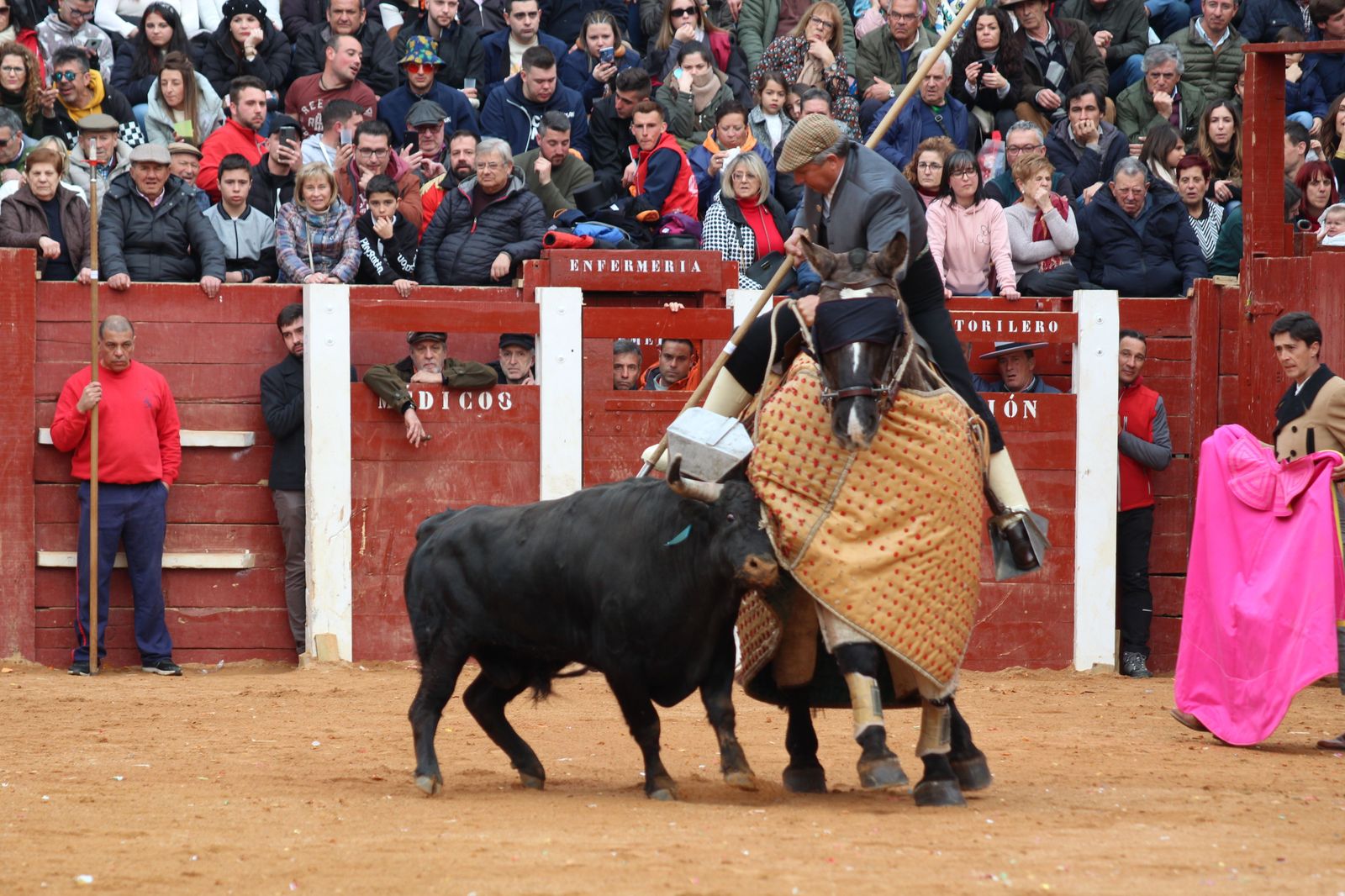 Chaves, El Capea y Pérez Pinto abren la Puerta Grande en el primer festival del Carnaval de Ciudad Rodrigo de 2023