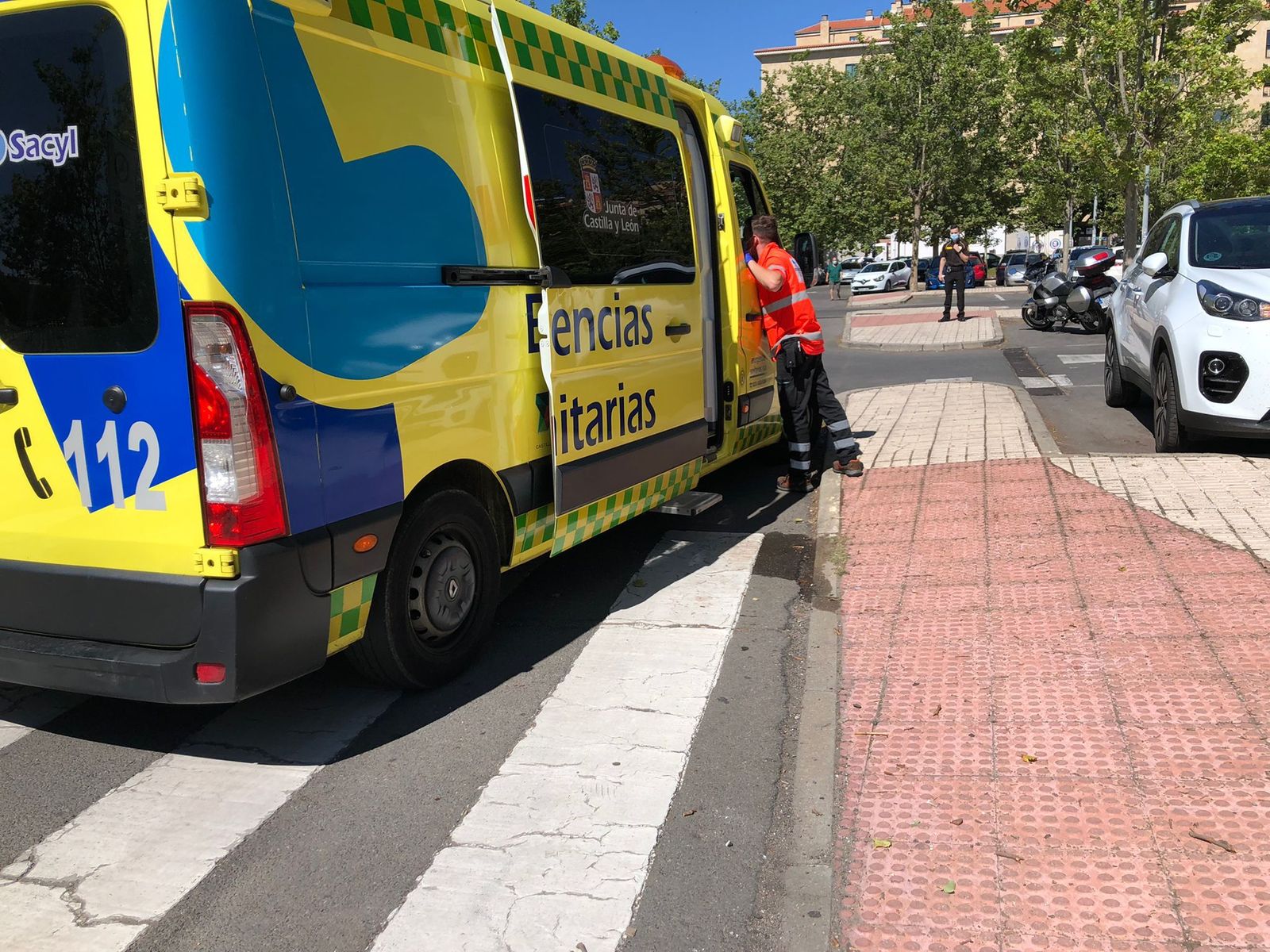 Foto de una ambulancia en la calle Licenciado Vidriera Foto de una ambulancia en la calle Licenciado Vidriera