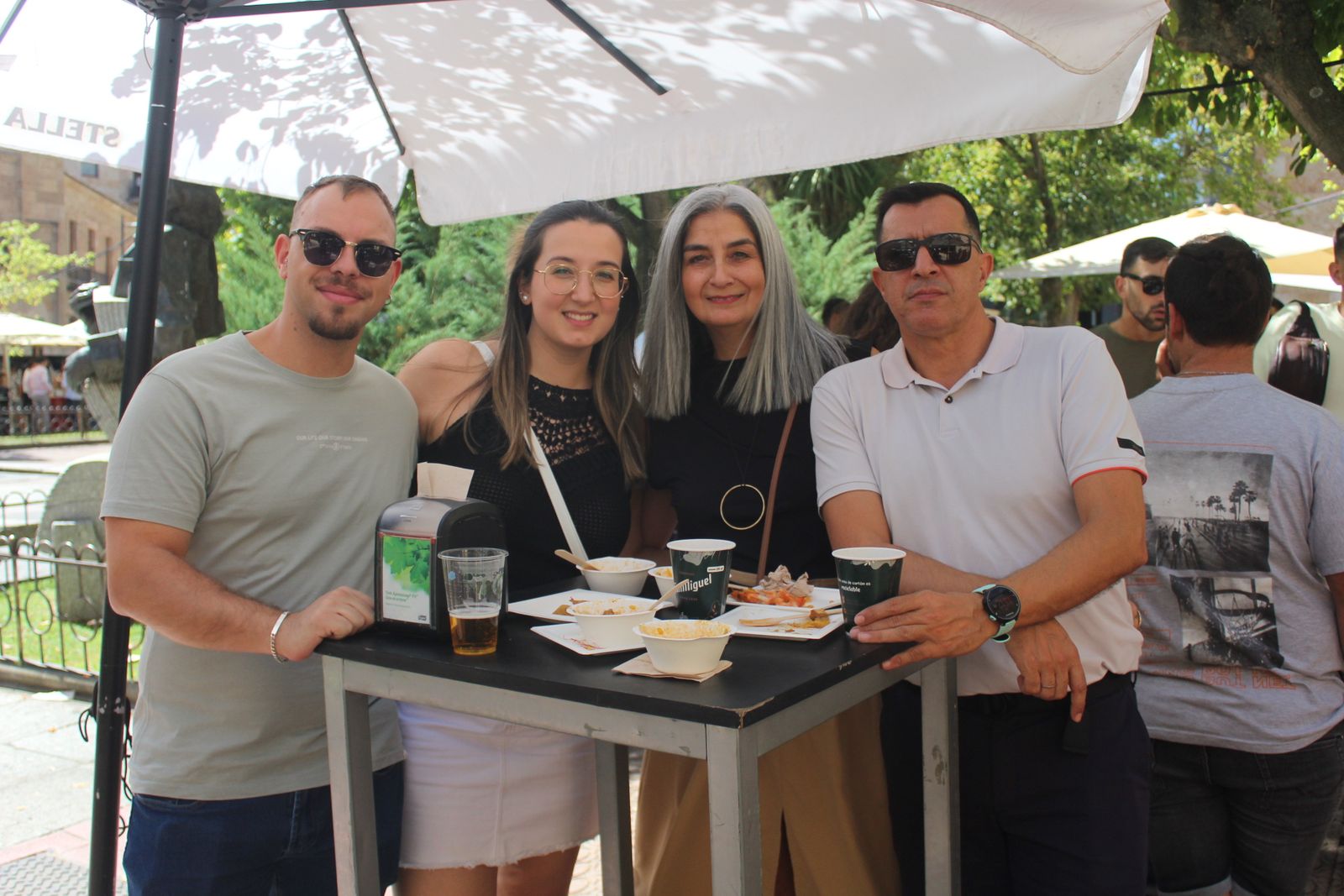 Ambiente en la Feria de Día en el mediodía de este sábado