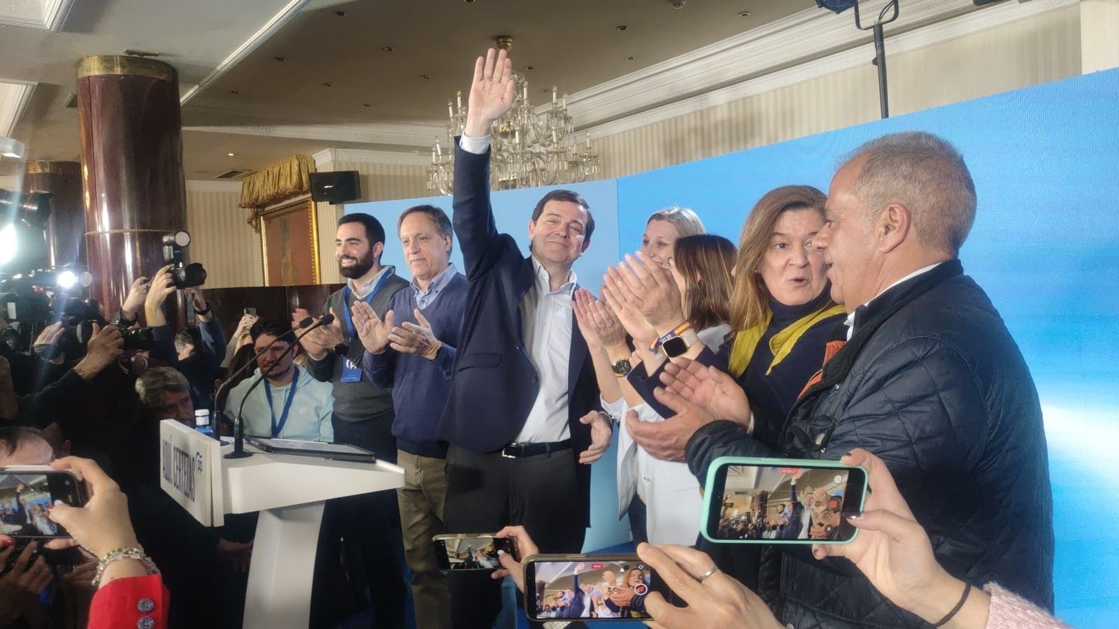 Mañueco celebra su triunfo en Salamanca en las Elecciones a las Cortes de Castilla y León 2026