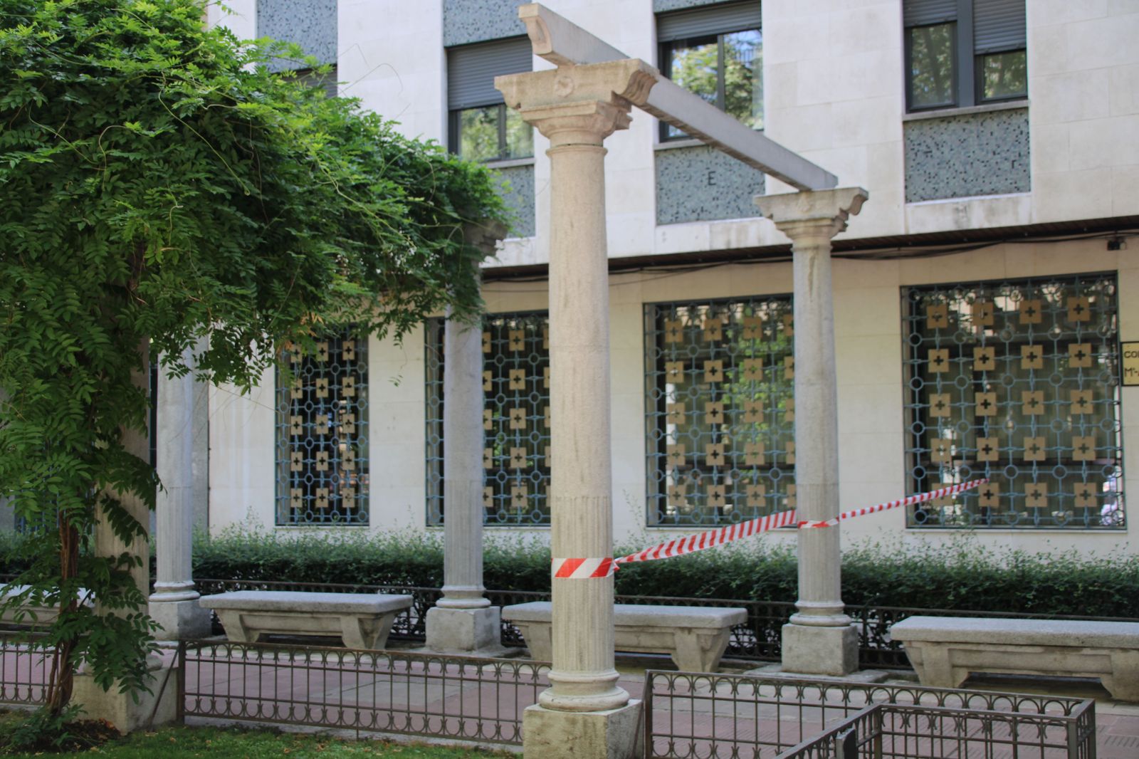 intervencion-de-los-bomberos-en-un-edificio-del-paseo-de-carmelitas-4
