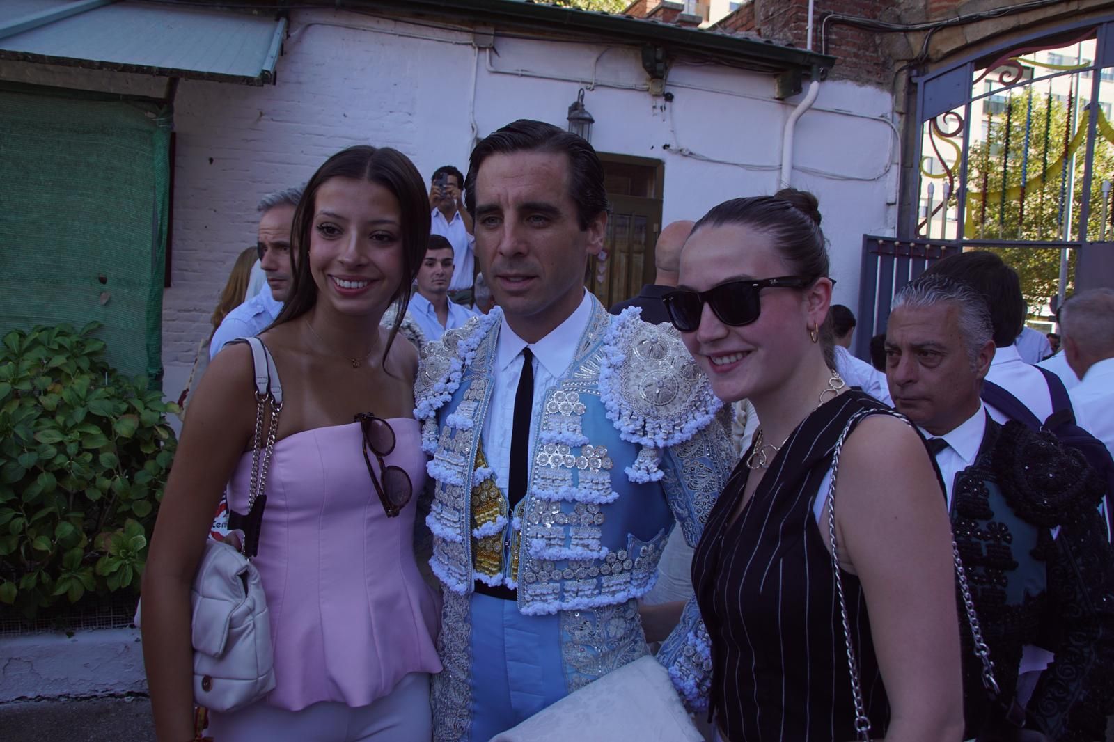 Así ha vivido la afición de La Glorieta el primer cartel de figuras de la feria: imágenes del ambiente en los tendidos y en el patio de cuadrillas