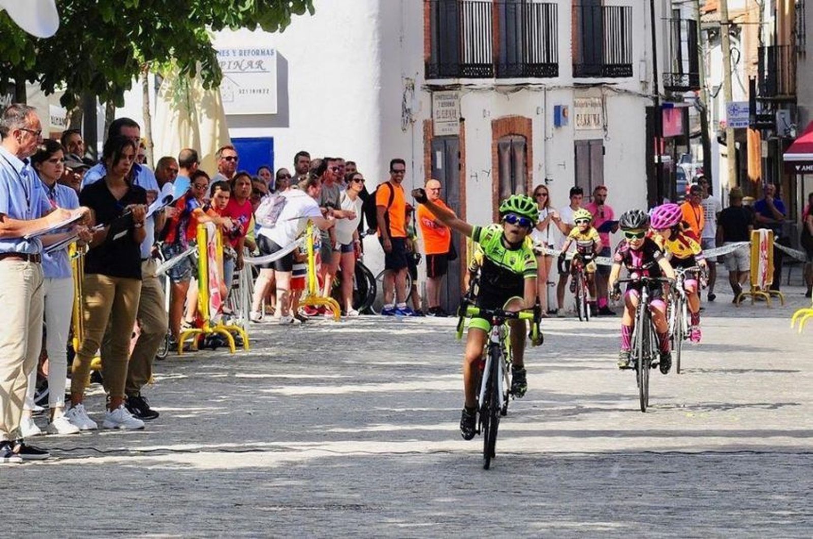 2BA3B981 00A4 4F10 BA99 37225ABAB1D2 860x571