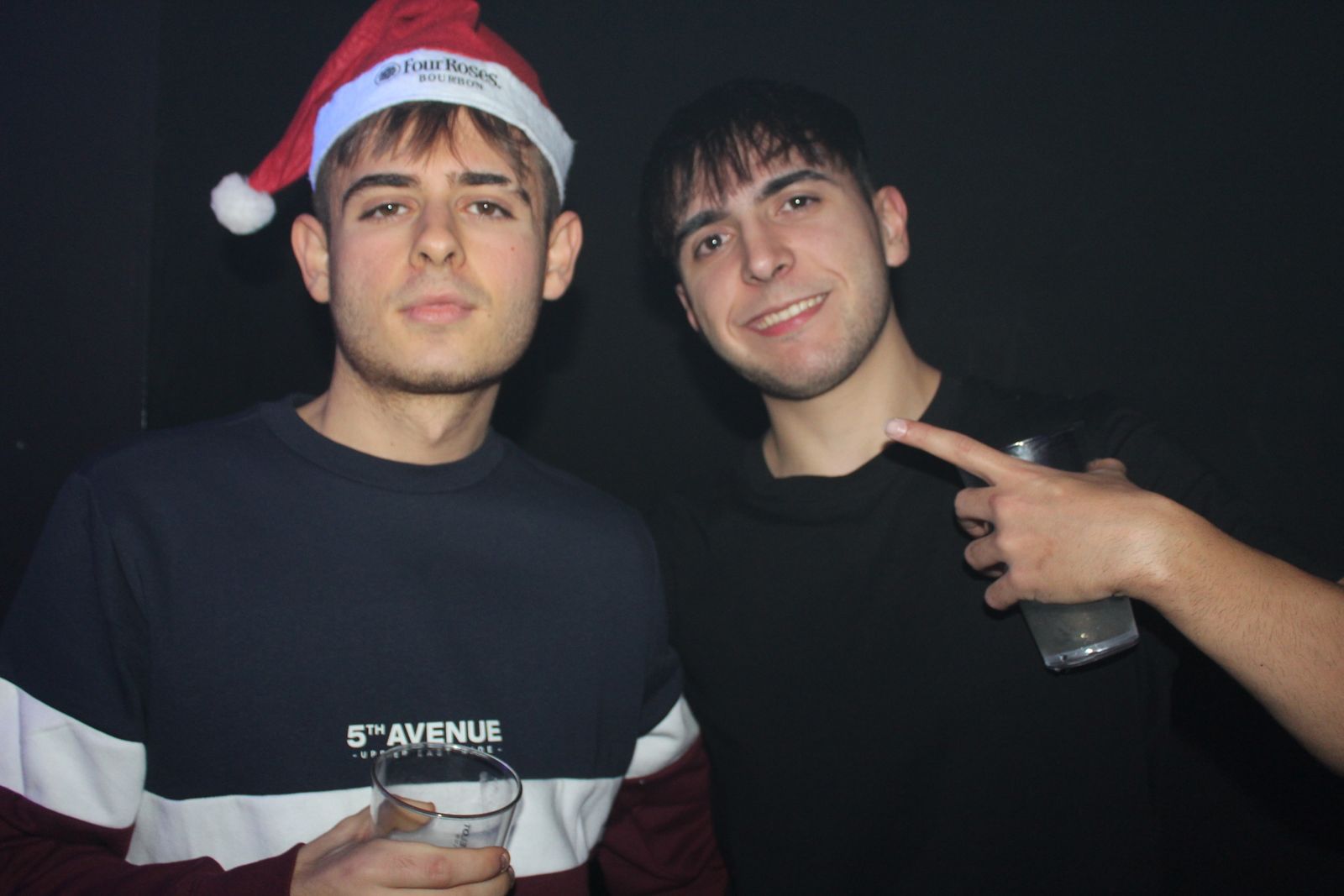 El Fin de Año Universitario continua por los bares de la capital del Tormes tras las doce campanadas