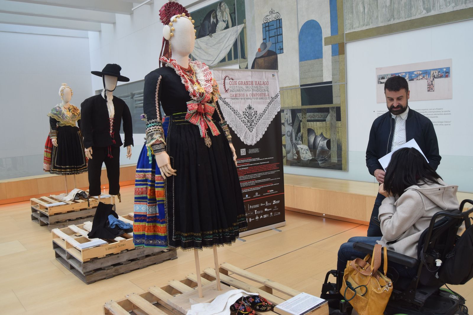 exposicion-de-trajes-regionales-grande-halago-9