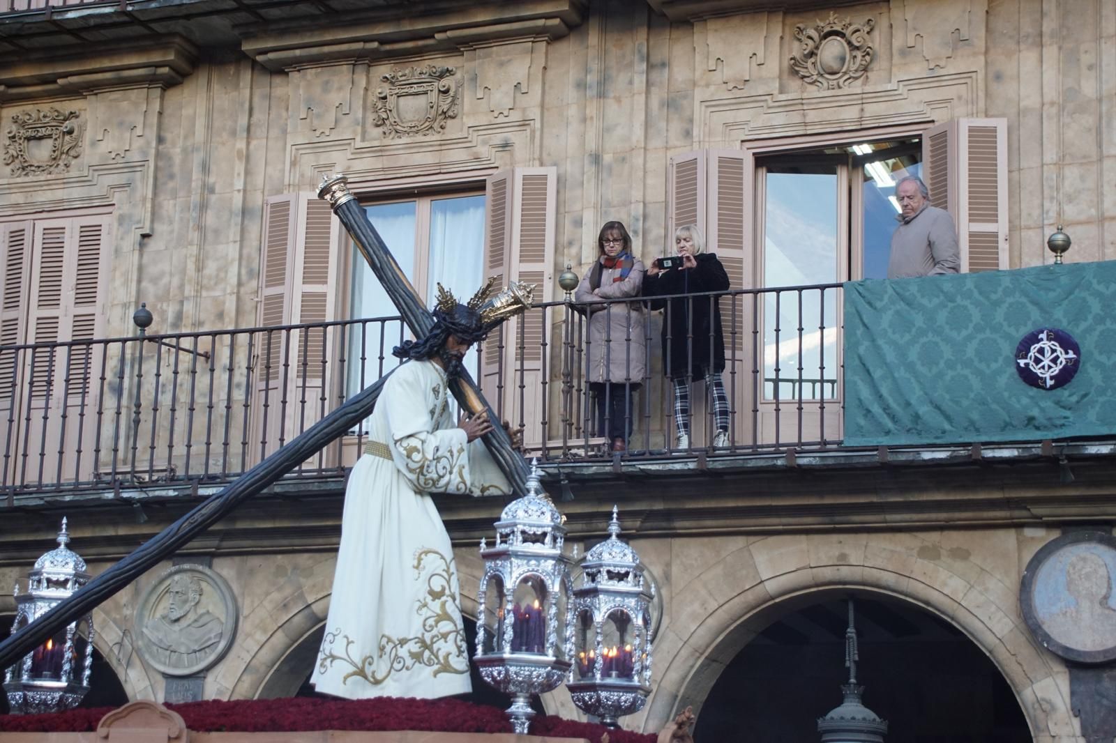 Las imágenes de la emotiva procesión de la Dominicana sin el Cristo de la Buena Muerte (15).jpeg