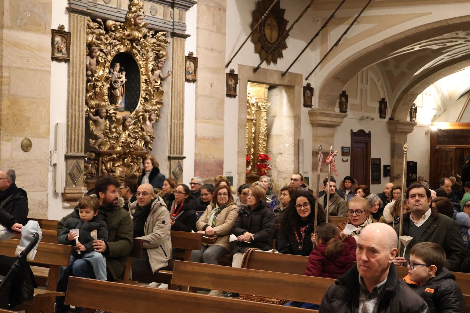 GALERÍA Los niños salen en procesión de las Candelas en Zamora