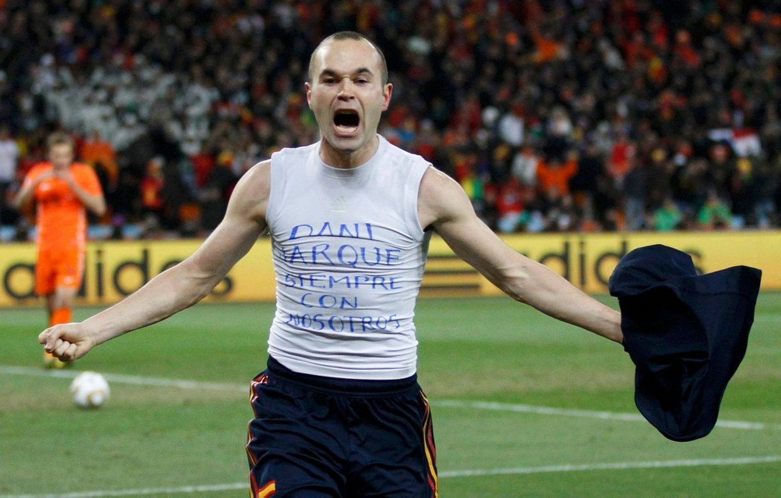Iniesta celebra el gol que daba la victoria a España en Sudáfrica 2010