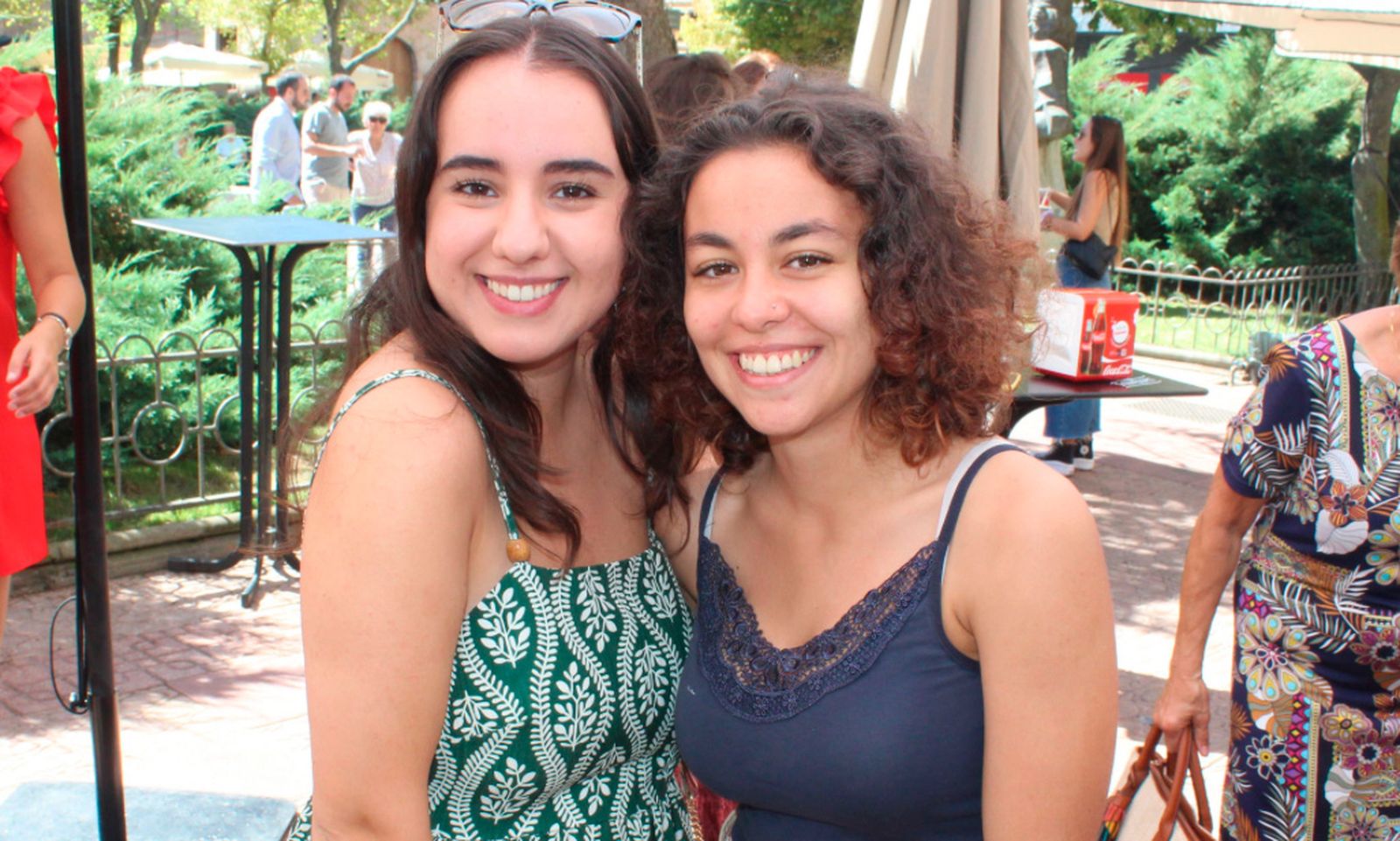 Ambiente en la Feria de Día en el mediodía de este