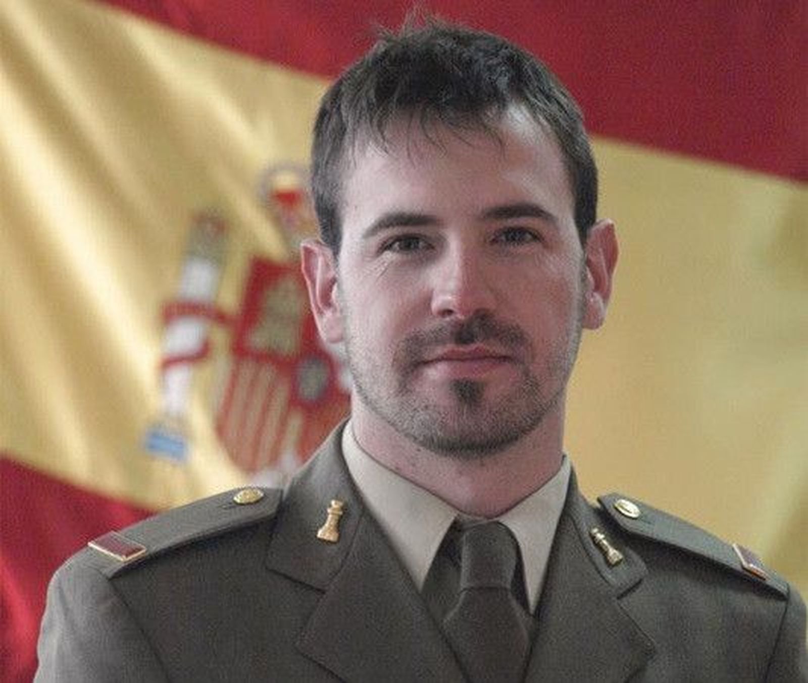 El Ministerio de Defensa felicita públicamente a un soldado del Regimiento de Ingenieros que salvó la vida de un anciano en la Plaza Mayor