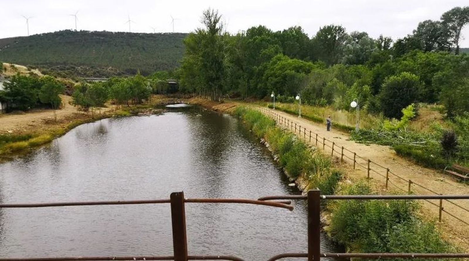 El río Eria a su paso por Villaferrueña. Foto: Benaventedigital.