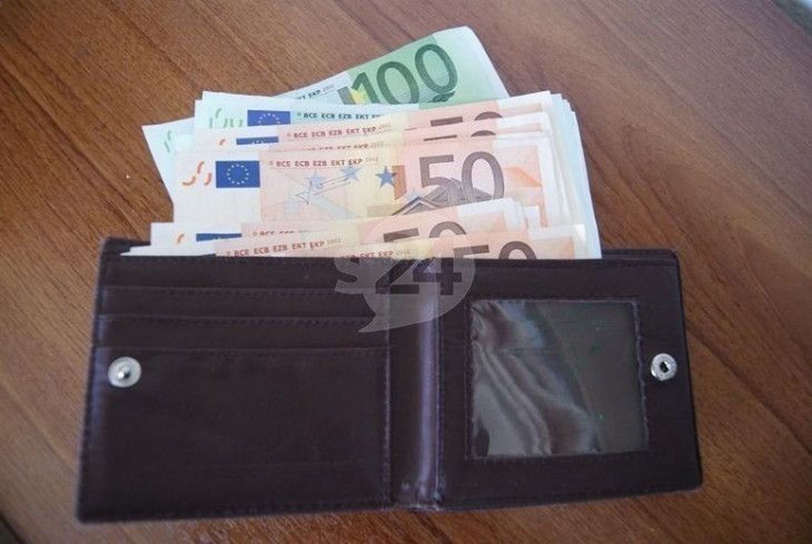 ¿Cómo se pagan 15.000 euros en impuestos con un sueldo medio de 24.000 euros al año?