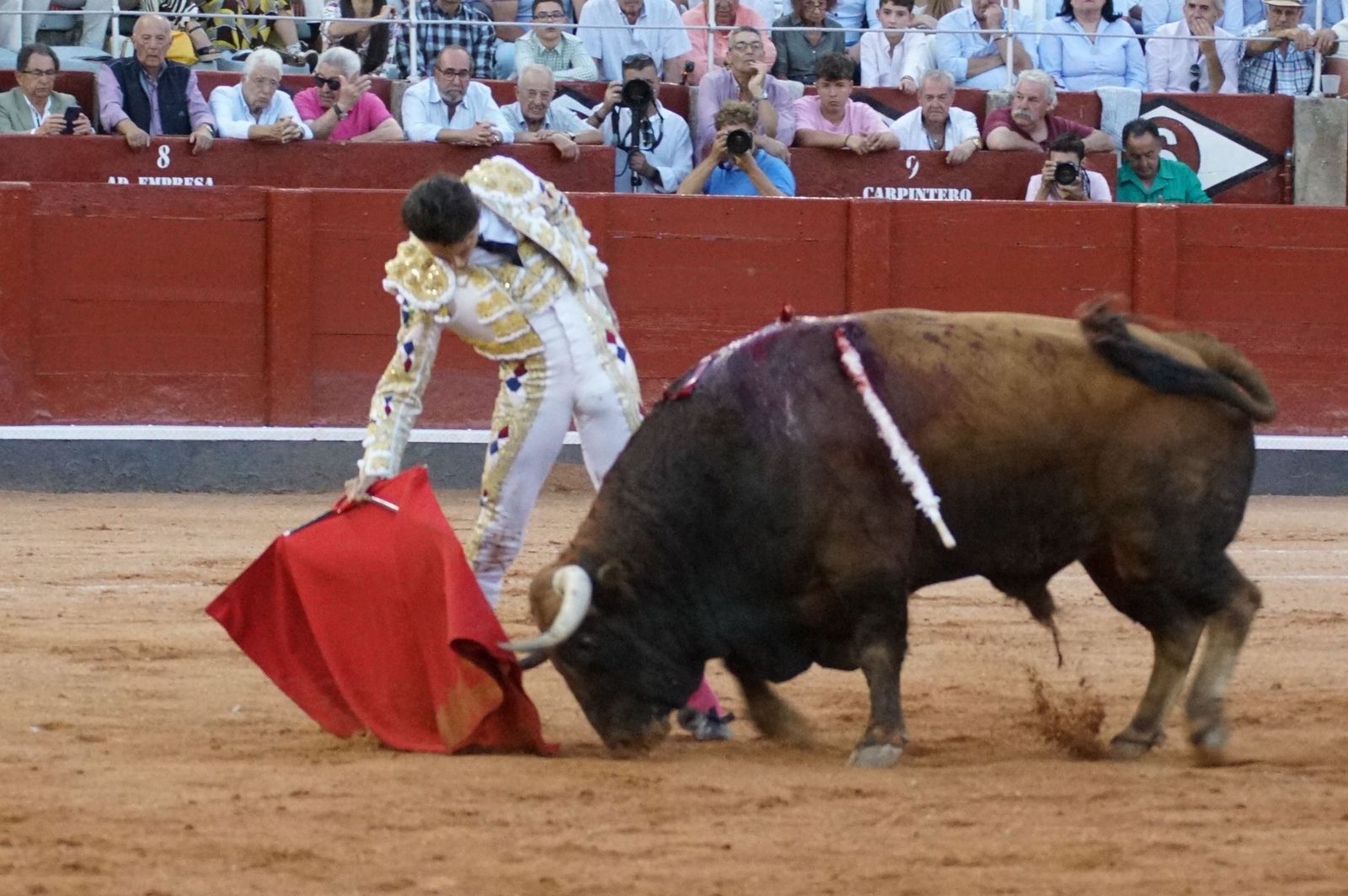 Emilio de Justo, Juan Ortega y Roca Rey inauguran el cartel de figuras en la feria de Salamanca: la corrida de Garcigrande en imágenes