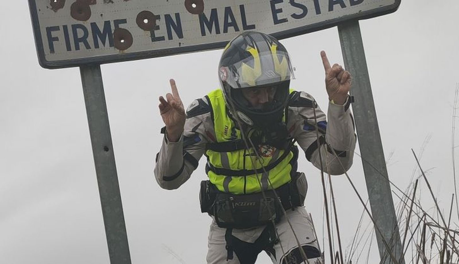 Una de las señales en mal estado en una vía de la provincia de Salamanca