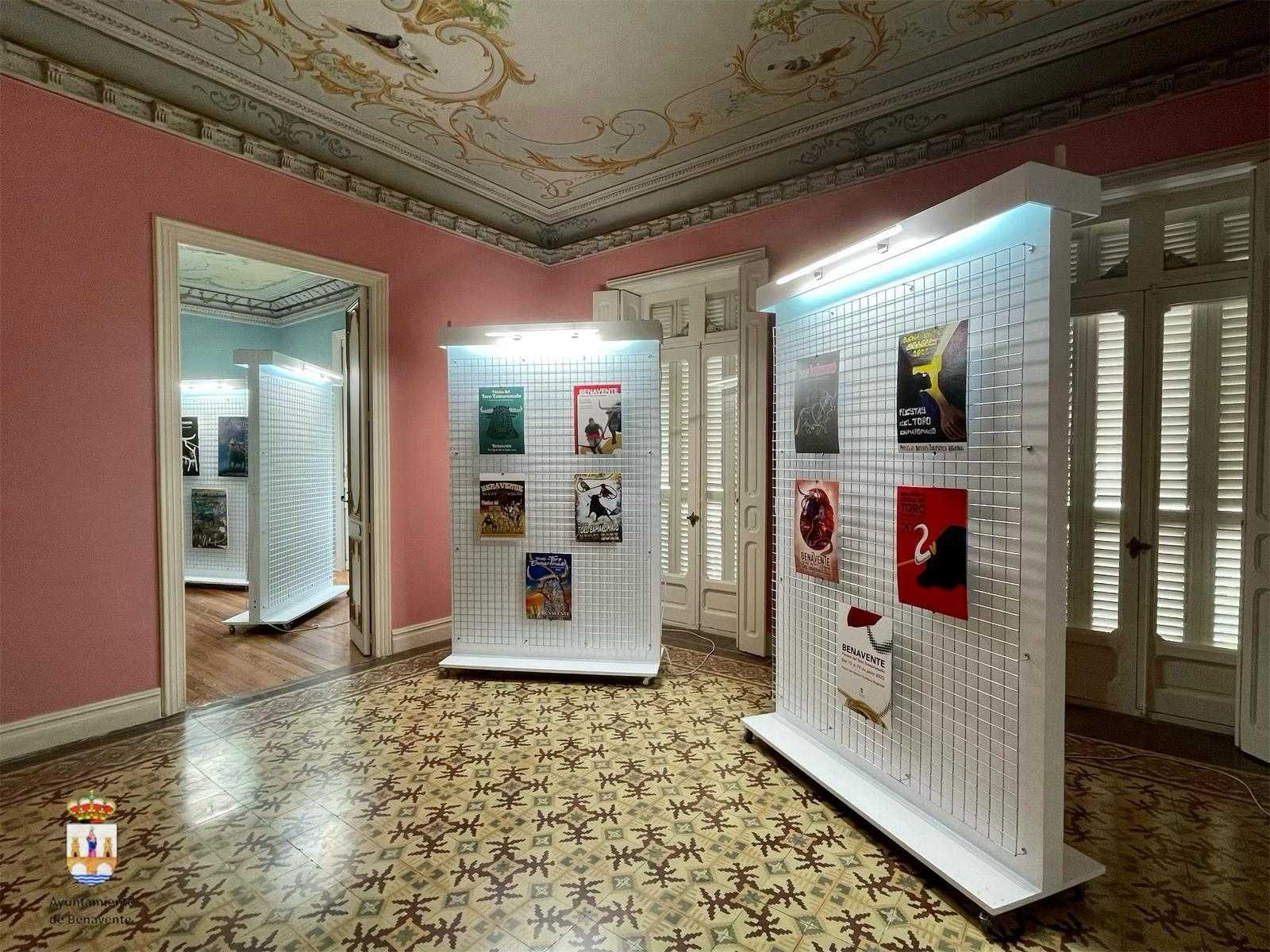 Exposición de los carteles presentados para el Toro Enmaromado