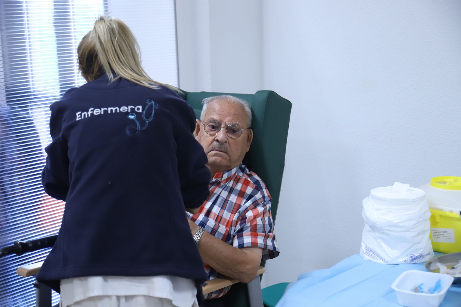 Vacunación de la cuarta dosis contra el coronavirus en la residencia de los Tres Árboles (6)