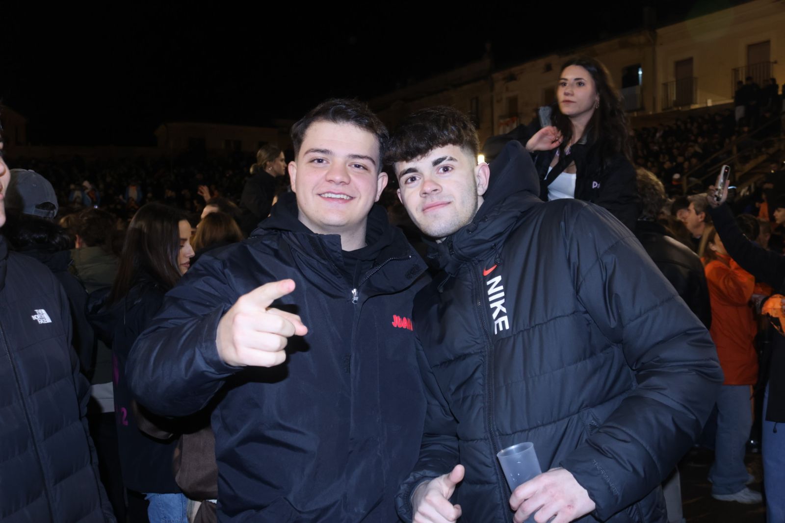 Los jóvenes vuelven a llenar las calles de Ciudad Rodrigo por el Carnaval del Toro