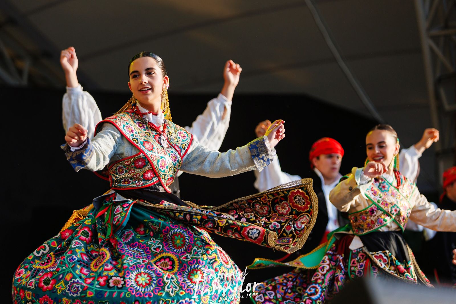 El grupo de Coros y Danzas Doña Urraca en el XXXIV Festival Inimilor en Rumanía