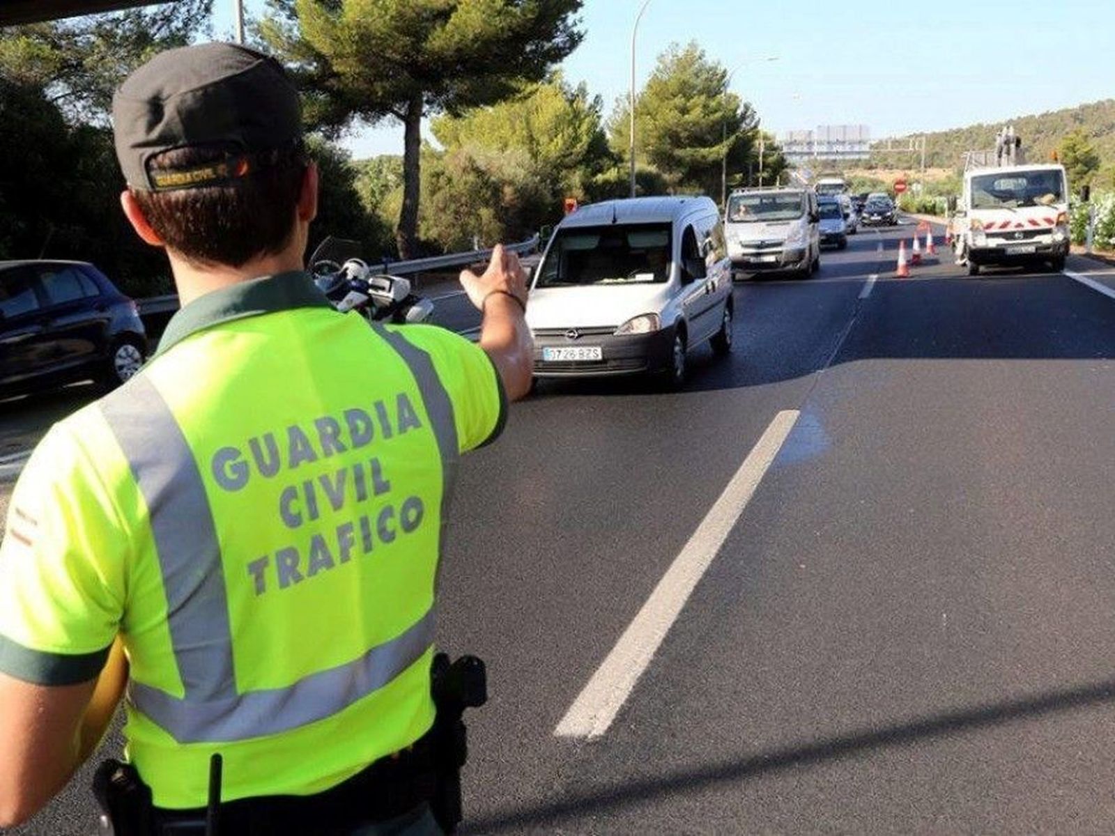 Trafico atasco guardia civil