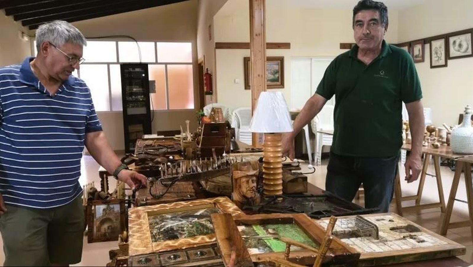 Pascual Álvarez y Pedro Peral en la exposición Foto: Benavente Digital