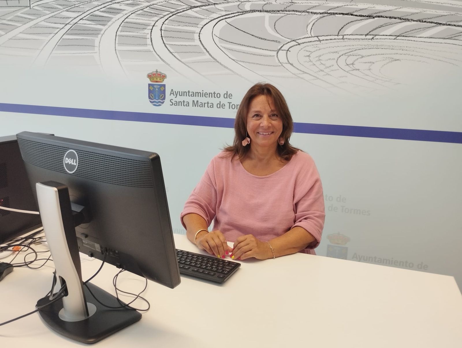 Cruz Gacho presenta las ayudas a la natalidad de Santa Marta