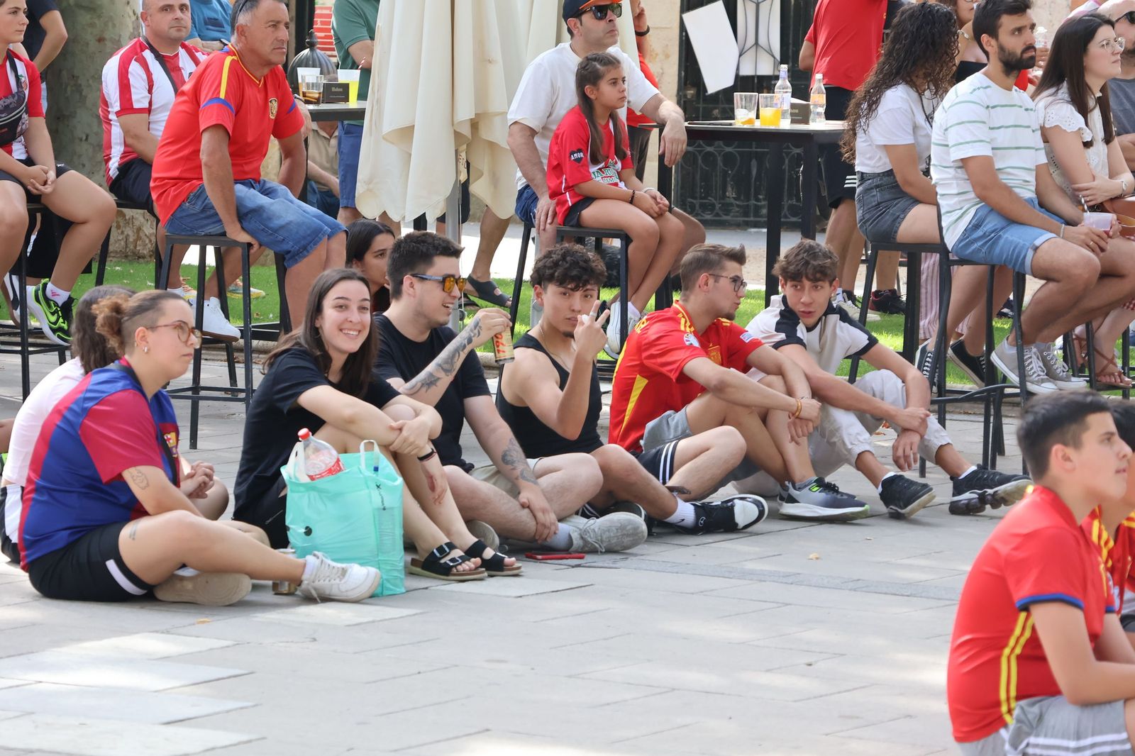 GALERÍA | Así se vivió la final de la Eurocopa Femenina en La Marina Fotos: Nuria Galindo