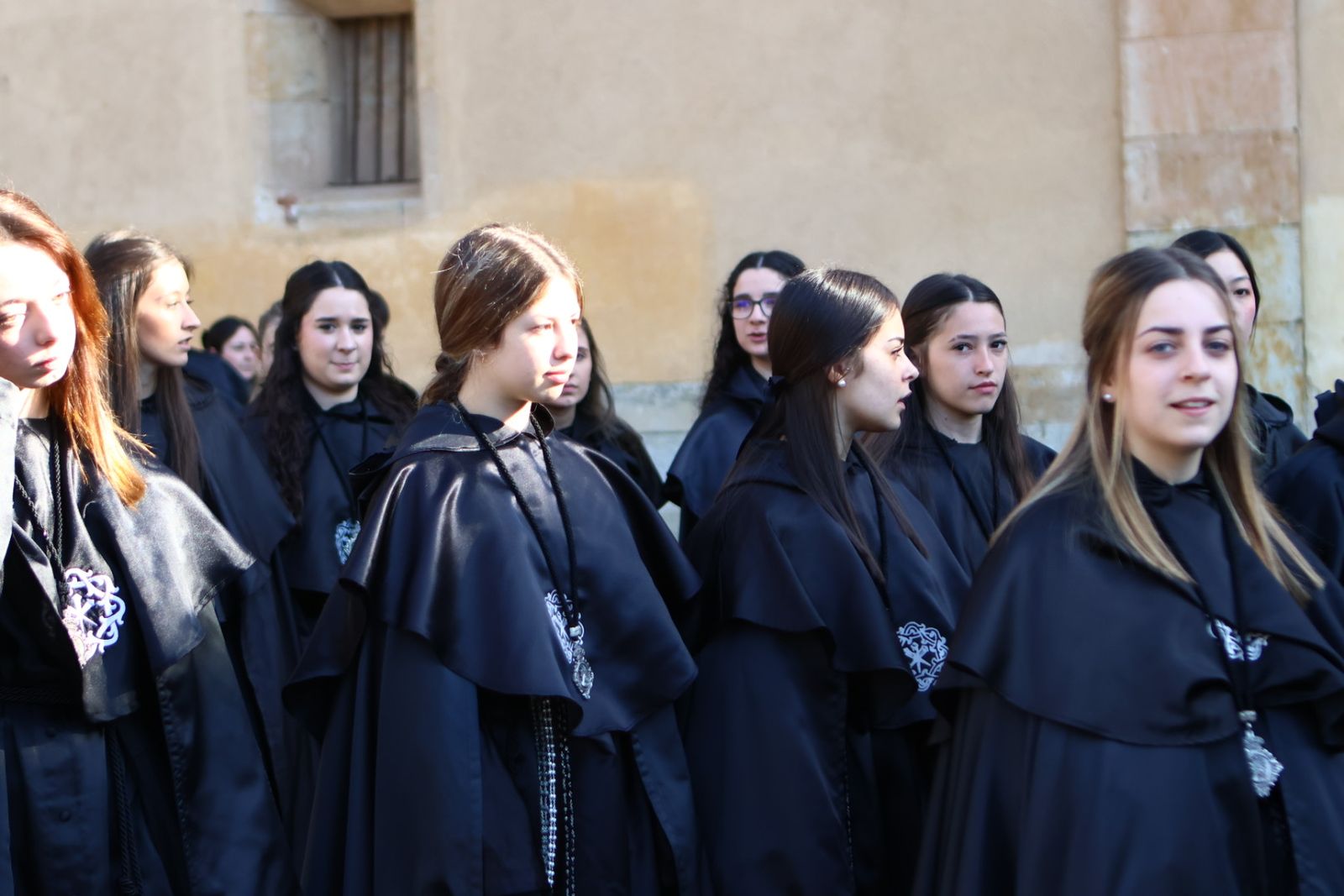 Procesión del encuentro de Nuestra Señora de la Alegría y Jesús Resucitado en el Domingo de Resurrección en Salamanca