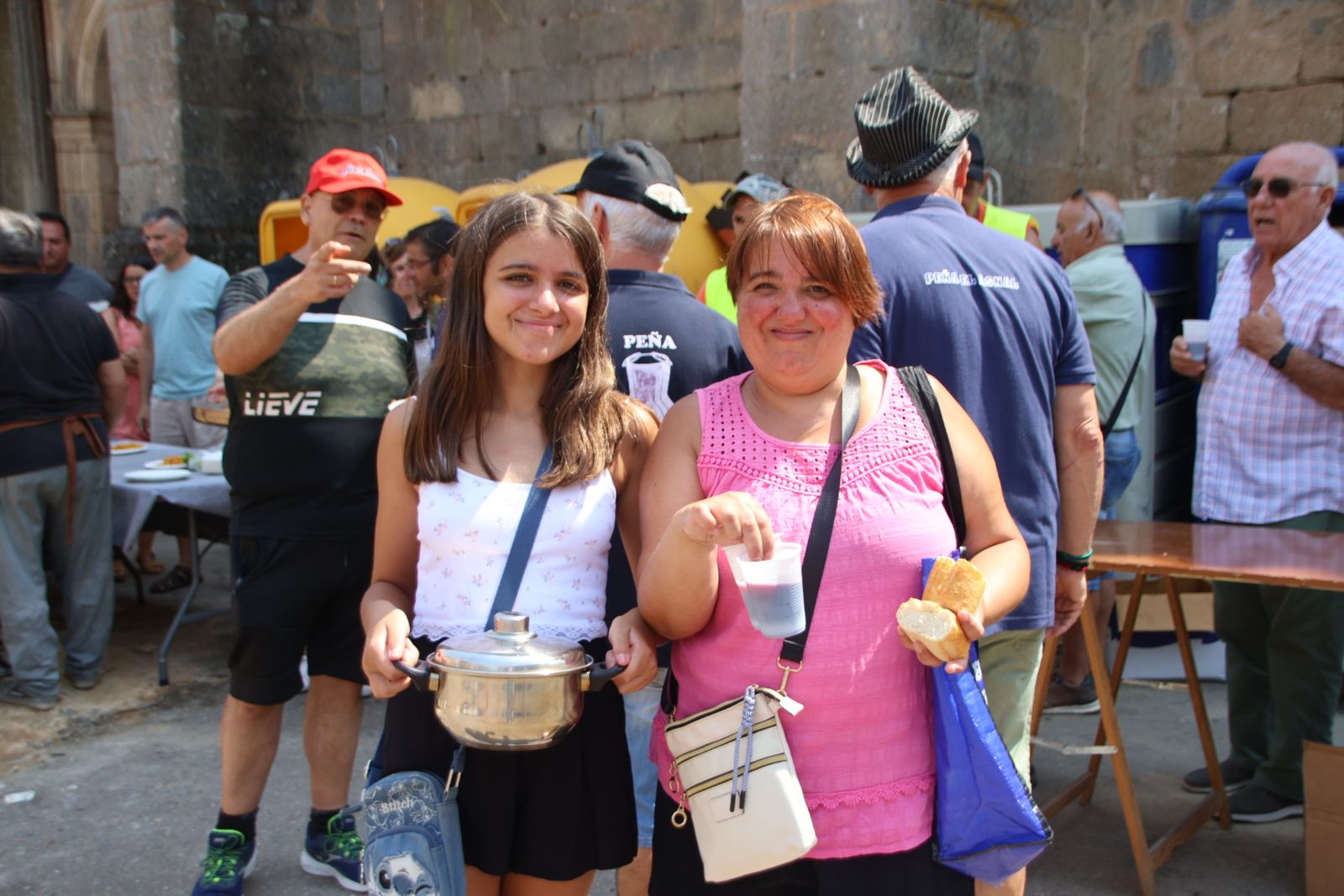 Masueco paella popular en la plaza