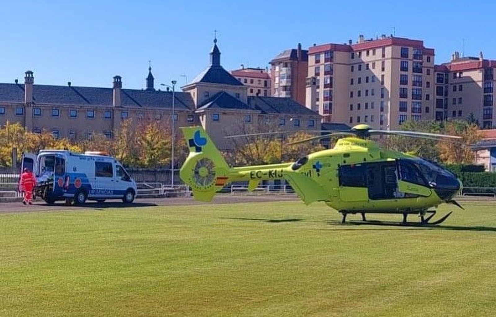Helicóptero medicalizado aterriza en Zamora