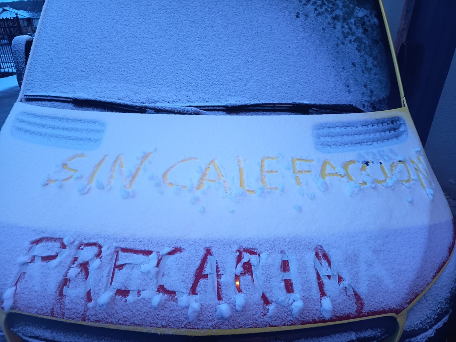 Imagen de una de las ambulancias congeladas en la provincia de Salamanca