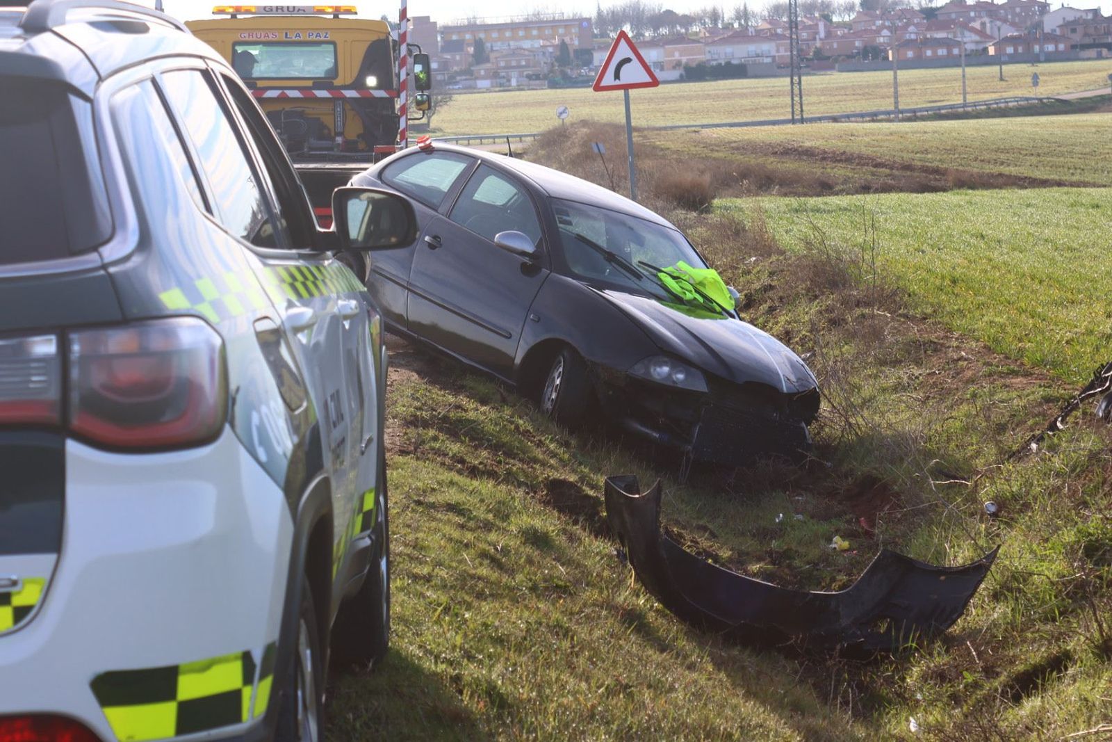 Pierde el control de su coche y termina en la cuneta de la carretera de Cabrerizos