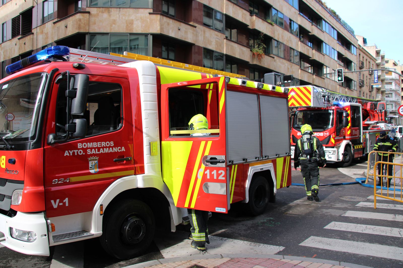 intervencion-de-bomberos-en-la-avenida-de-italia-4