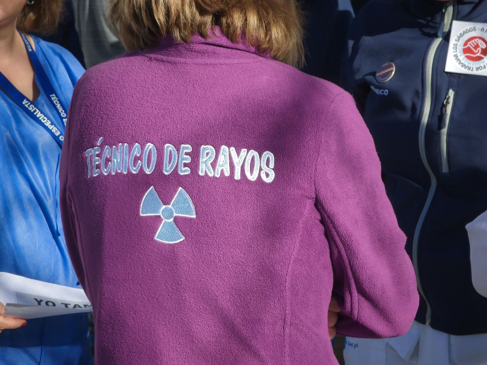 Concentración de personal sanitario en el hospital de Salamanca