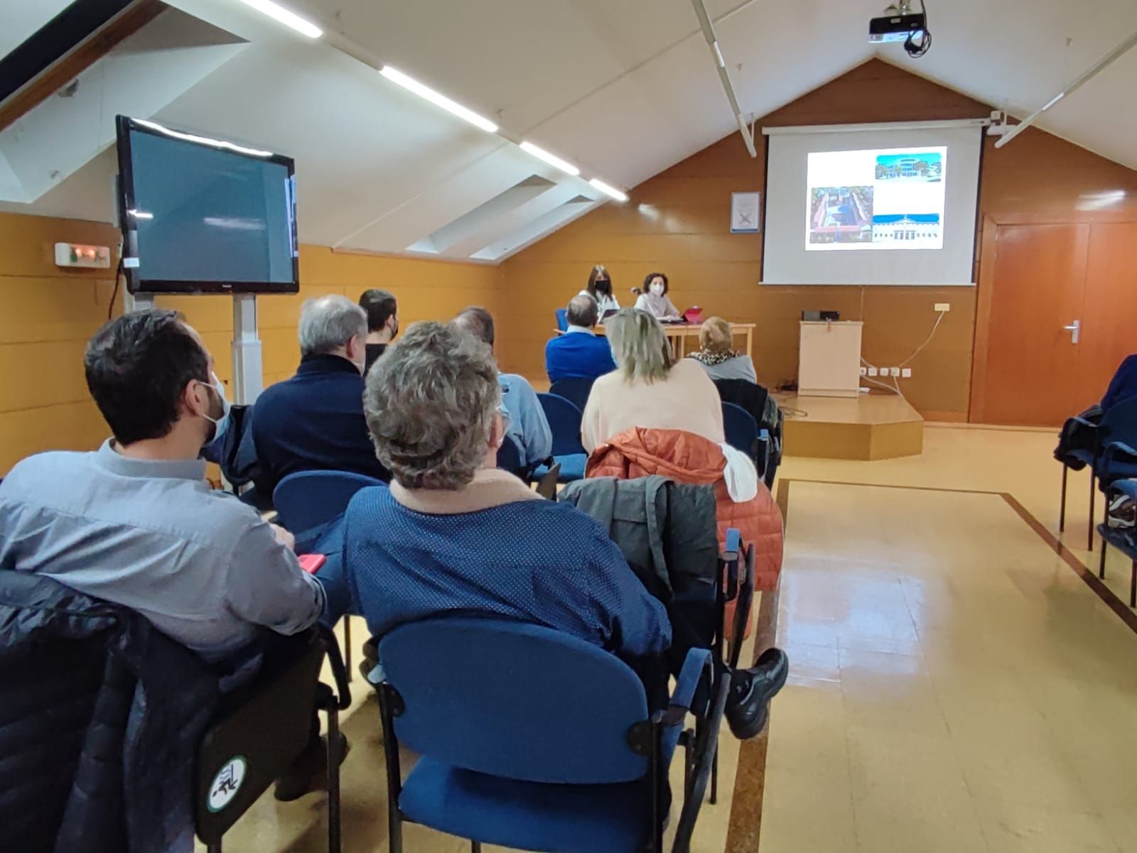 Asistentes a la conferencia