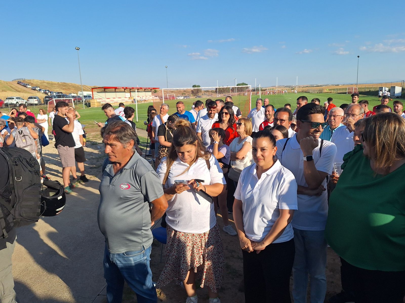 El campo de Castellanos de Villiquera pasa a llamarse Marcelino Valle