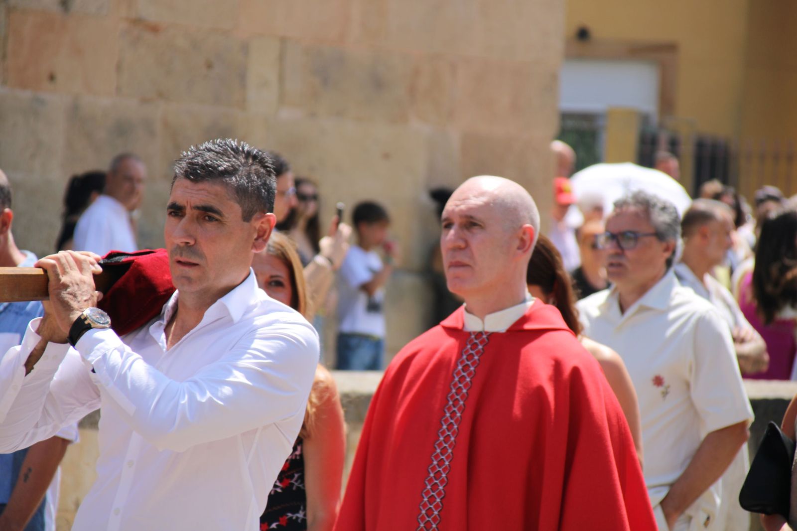 Procesión en honor al Cristo de las Batallas en Castellanos de Moriscos