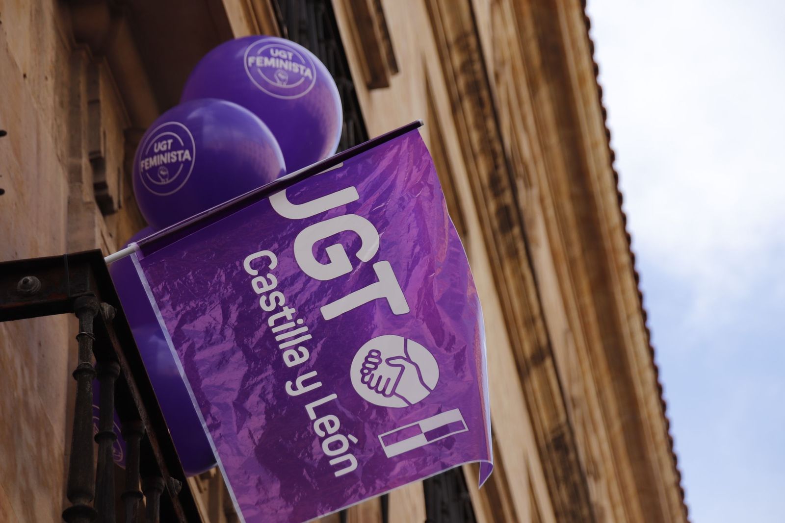 Concentración de UGT y CCOO. con motivo de la celebración del 8 de marzo, Día Internacional de la Mujer