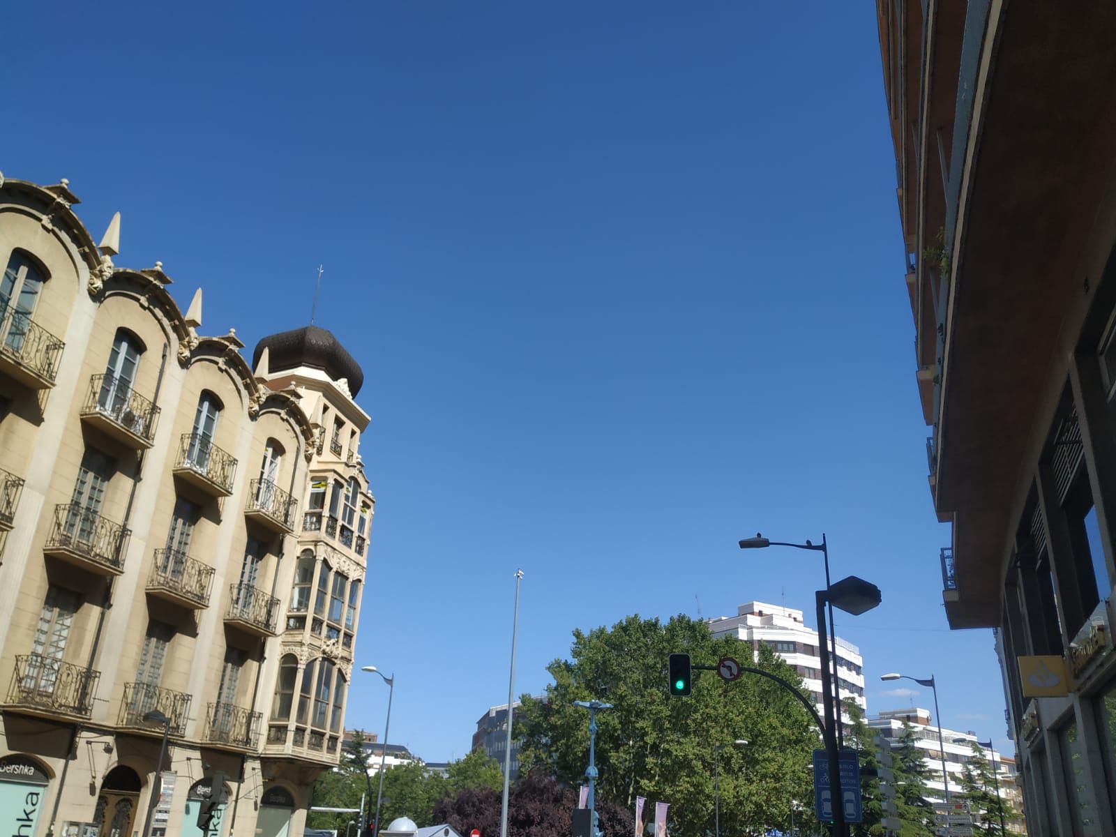 Tiempo con cielos despejados desde Alfonso IX Tiempo con cielos despejados desde Alfonso IX