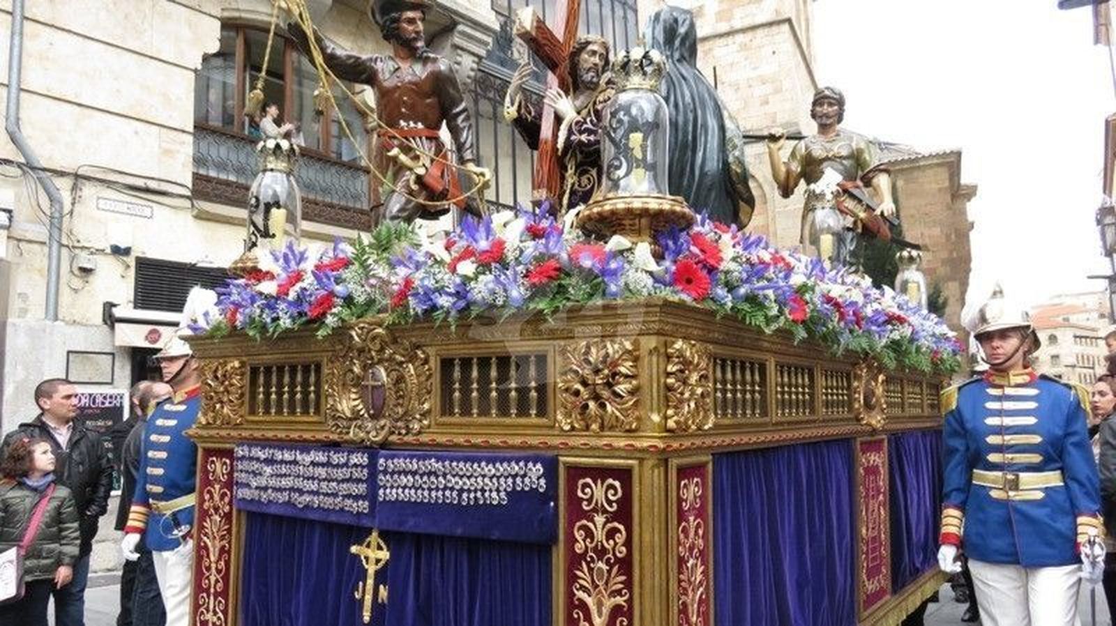 Jesús Nazareno sale a la calle en procesión extraordinaria para celebrar sus tres siglos de historia