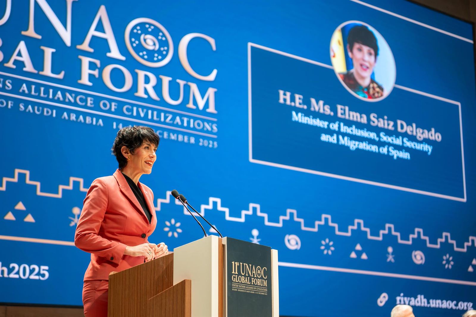 Elma Saiz en la sesión de apertura del XI Foro de la Alianza de Civilizaciones que se celebra en Riad