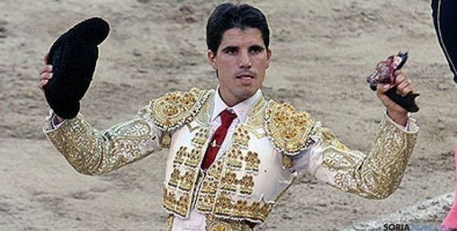 Dani Martín corta tres orejas en su primera corrida como matador de toros